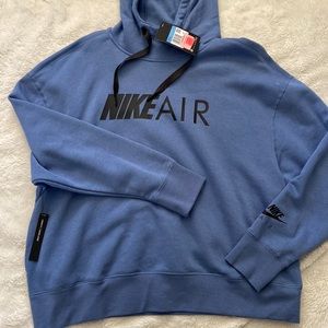 Brand new Nike sweater. Size M (loose fit)
